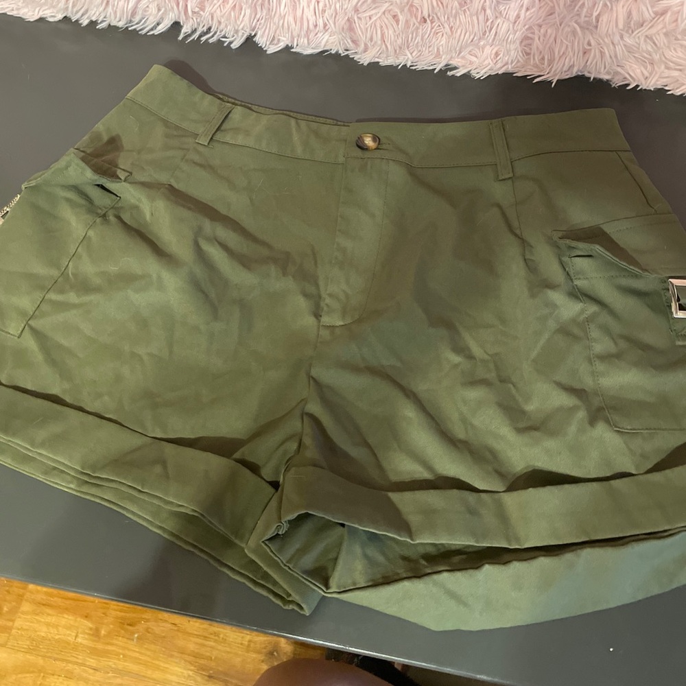 Romwe Green Shorts XL
